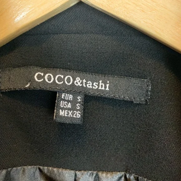 Short Black Blazer Size Small - Picture 6 of 7